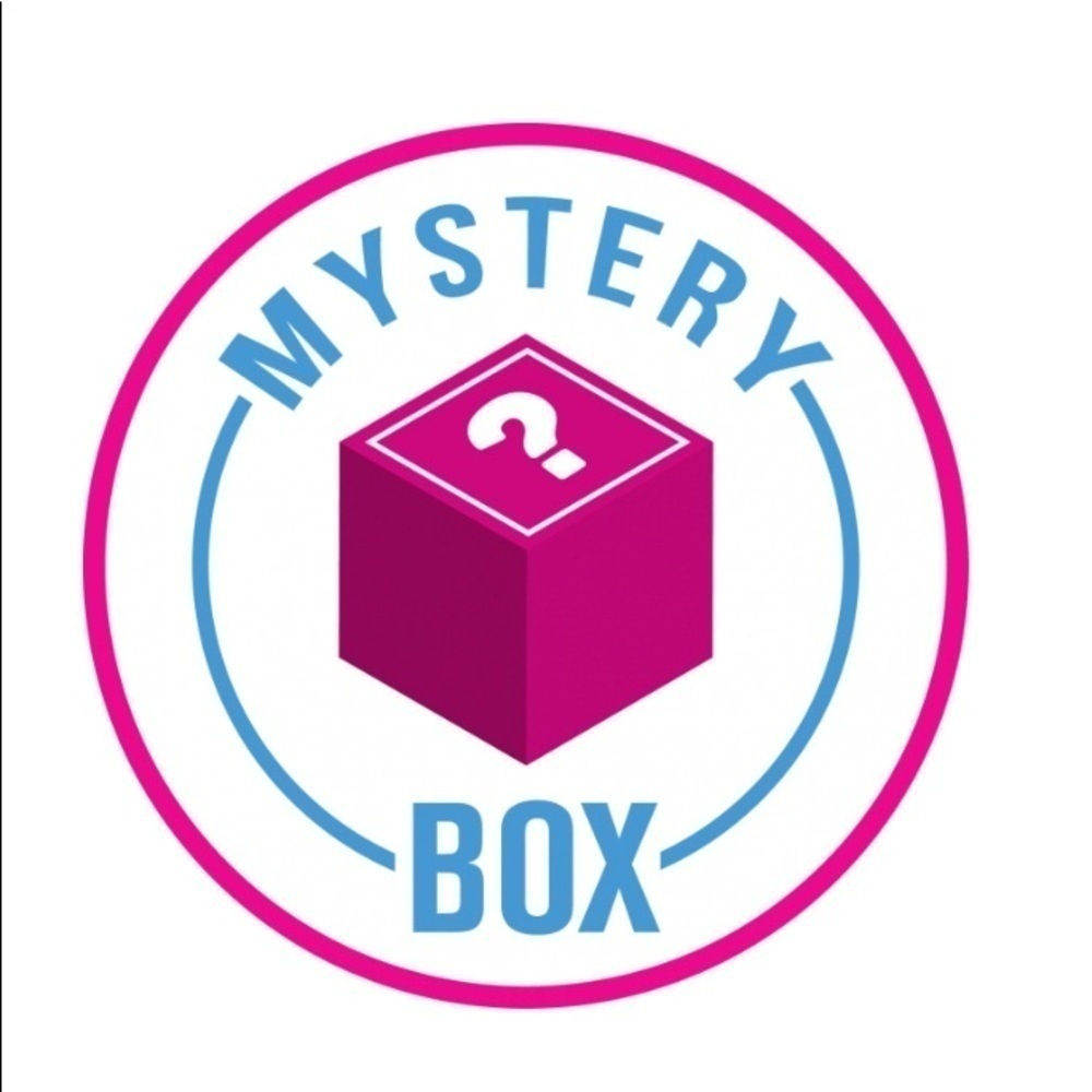 Price is Firm!!10 item Mystery Box 🎁”Treat Yo Self” 🎁